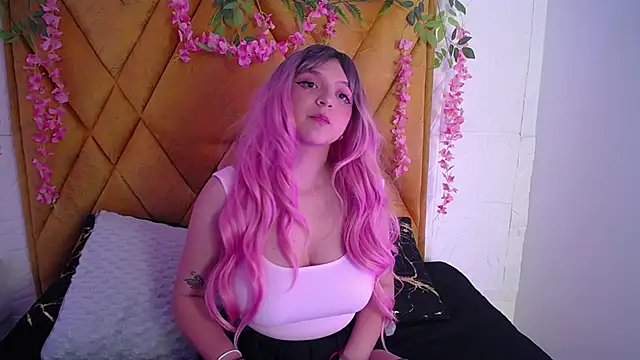 Snapshot of CandySwan chatting on 11.30.25 CandySwan online show from 11.30.25