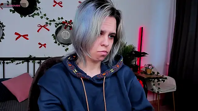 LiraBelle online show from 04.17.26