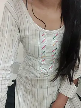 Snapshot of Alli8900 chatting on 03.18.26 Alli8900 online show from 03.18.26