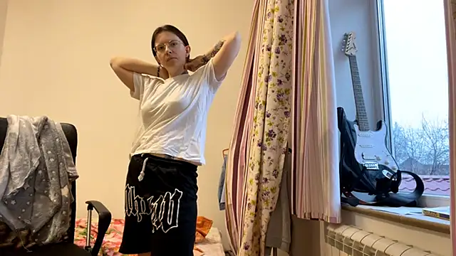 FiorettaFen online show from 11.23.25