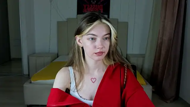 MILLIE MUR online show from 01.09.26