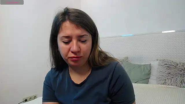 Leona Rae online show from 01.12.26