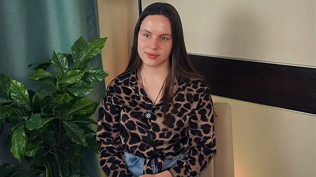 Snapshot of SanoraVillnave chatting on 11.25.25 SanoraVillnave online show from 11.25.25