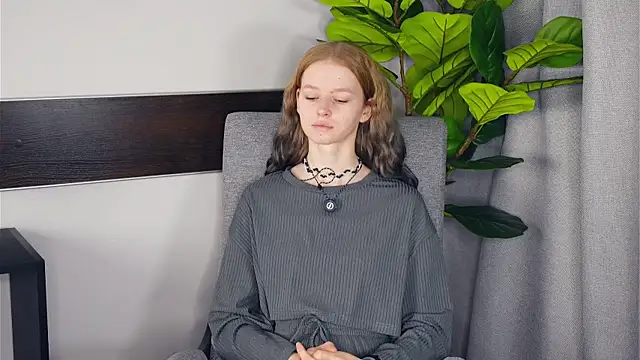 ToyaPletz online show from 11.25.25