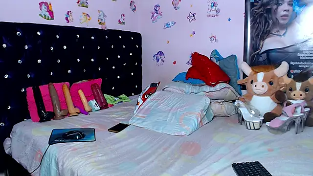 ShantalTsFox online show from 04.16.26