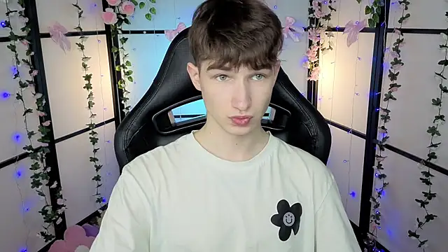 Maxwellchiik online show from 11.29.25