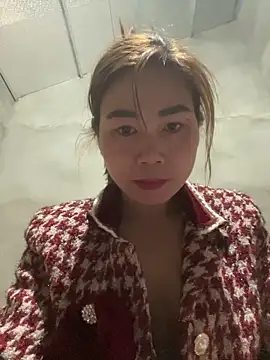 Snapshot of meganmeo chatting on 02.14.26 meganmeo online show from 02.14.26