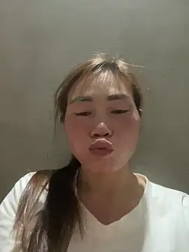 Snapshot of meganmeo chatting on 02.15.26 meganmeo online show from 02.15.26