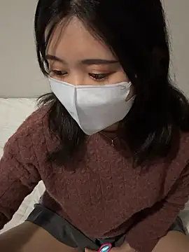 Minagi Shizuku online show from 12.18.25