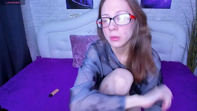 Snapshot of BrielleSummer4u chatting on 11.27.25 BrielleSummer4u online show from 11.27.25