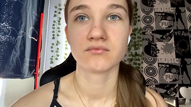 helgicuteness online show from 02.23.26