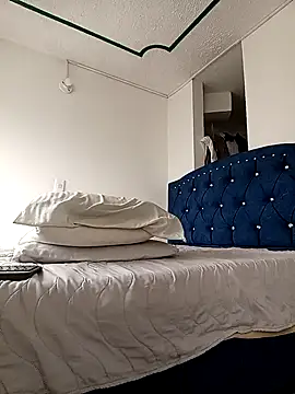 man black hot24 online show from 04.07.26