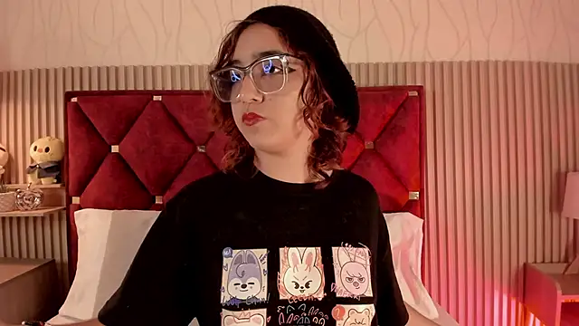 Kiri Velvet online show from 05.22.26