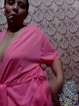 Snapshot of sexymaxine15 chatting on 11.27.25 sexymaxine15 online show from 11.27.25