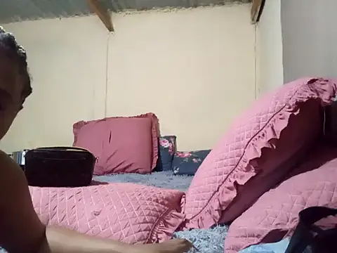 Snapshot of PrettyRose_08 chatting on 12.02.25 PrettyRose 08 online show from 12.02.25