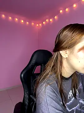 Davne  online show from 12.15.25