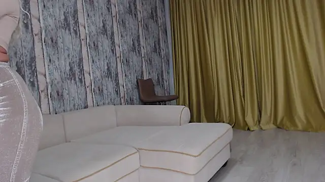 Snapshot of SexyElisabeth chatting on 09.28.25 SexyElisabeth online show from 09.28.25