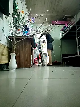 LianLaz online show from 02.15.26