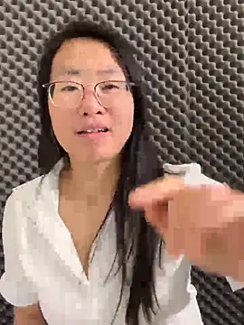 Snapshot of TU-37 chatting on 11.28.25 TU-37 online show from 11.28.25