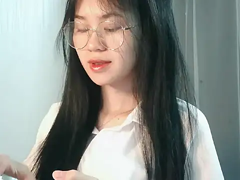 Snapshot of Nunaa18 chatting on 11.26.25 Nunaa18 online show from 11.26.25