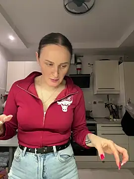 Snapshot of TomilaSi chatting on 01.19.26 TomilaSi online show from 01.19.26