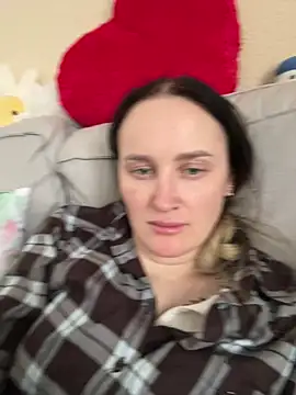 Snapshot of TomilaSi chatting on 02.05.26 TomilaSi online show from 02.05.26