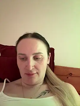 Snapshot of TomilaSi chatting on 02.09.26 TomilaSi online show from 02.09.26