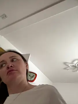 Snapshot of TomilaSi chatting on 02.11.26 TomilaSi online show from 02.11.26