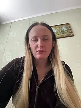 Snapshot of TomilaSi chatting on 02.16.26 TomilaSi online show from 02.16.26