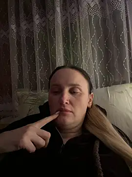 Snapshot of TomilaSi chatting on 02.16.26 TomilaSi online show from 02.16.26