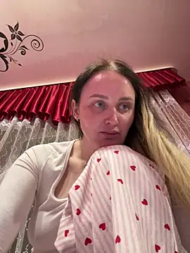 Snapshot of TomilaSi chatting on 02.17.26 TomilaSi online show from 02.17.26