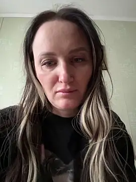 Snapshot of TomilaSi chatting on 02.23.26 TomilaSi online show from 02.23.26