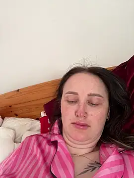 Snapshot of TomilaSi chatting on 03.02.26 TomilaSi online show from 03.02.26