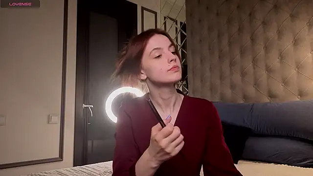 SharaSauer online show from 04.11.26