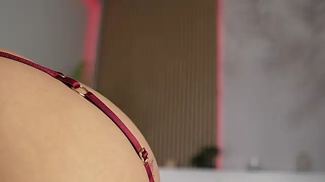 Snapshot of Jessy_Cruz_ chatting on 12.01.25 Jessy Cruz online show from 12.01.25