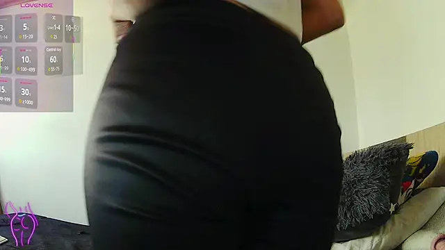 sophie petit11 online show from 11.27.25