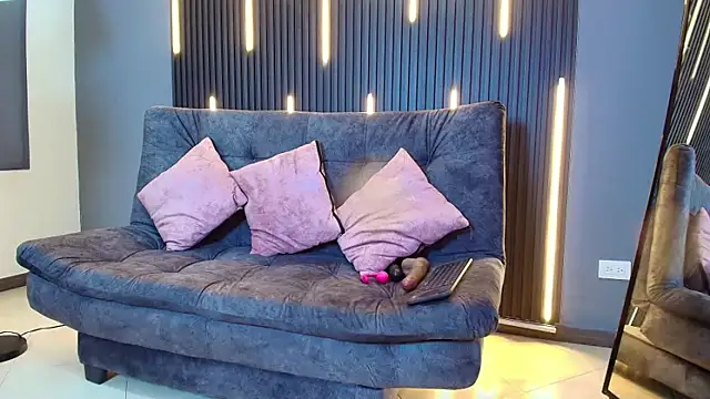 scarlett aviebby online show from 01.15.26