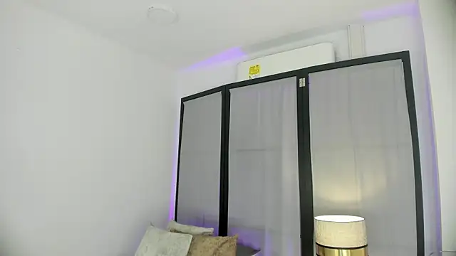 niicole steele  online show from 04.16.26