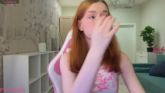 Snapshot of eva_aria chatting on 07.20.26 eva aria online show from 07.20.26