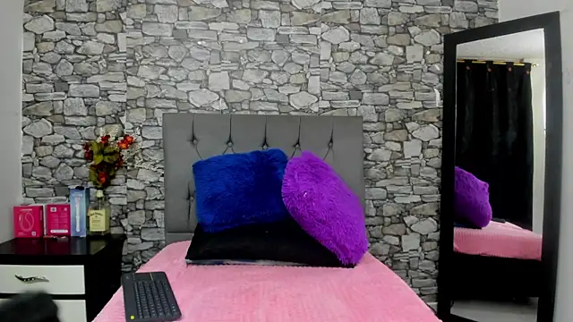 angel pink7 online show from 11.27.25