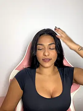 Laurapocahontas online show from 11.29.25