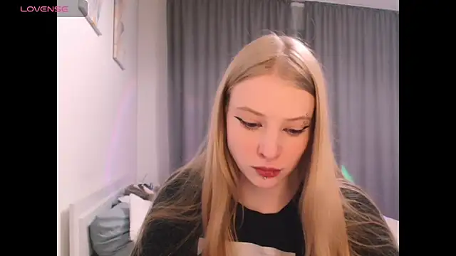 Snapshot of _Milana_Sparkl75_ chatting on 11.29.25 Milana Sparkl75 online show from 11.29.25