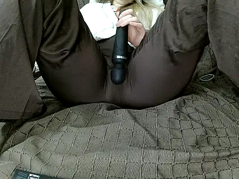 Adelyxveex online show from 12.04.25