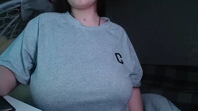 Snapshot of ElviraCutiee chatting on 12.22.25 ElviraCutiee online show from 12.22.25