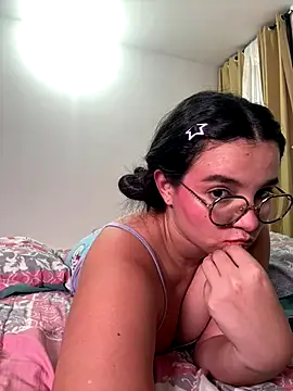 Snapshot of LilBunny_1 chatting on 11.26.25 LilBunny 1 online show from 11.26.25