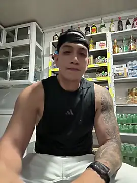 Snapshot of OliverWest04 chatting on 04.10.26 OliverWest04 online show from 04.10.26