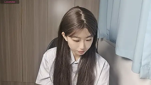 Snapshot of Yyoo-99 chatting on 11.30.25 Yyoo-99 online show from 11.30.25