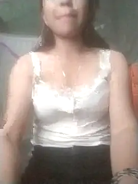 Snapshot of tieutam122 chatting on 11.27.25 tieutam122 online show from 11.27.25