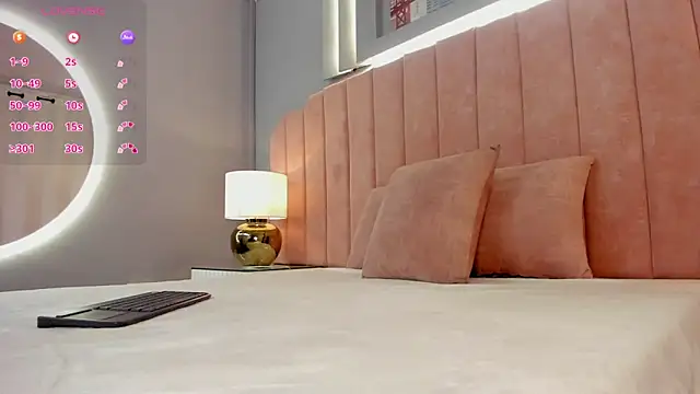 ninacrave  online show from 02.11.26