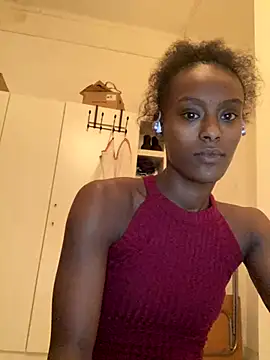    Hannah    online show from 11.28.25